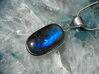 Labradorit Anhänger mit blauen Katzenauge plus Silberkette    (P07)