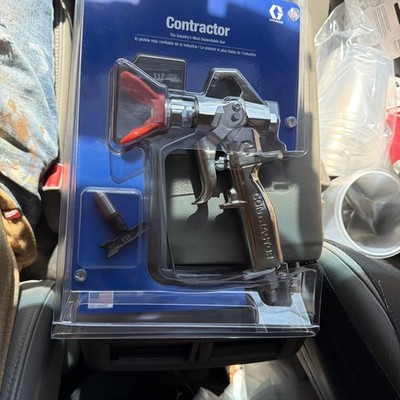 Graco 826085 Airless Spray Gun 3600 PSI w/ 517, 413 Tip, Handheld New