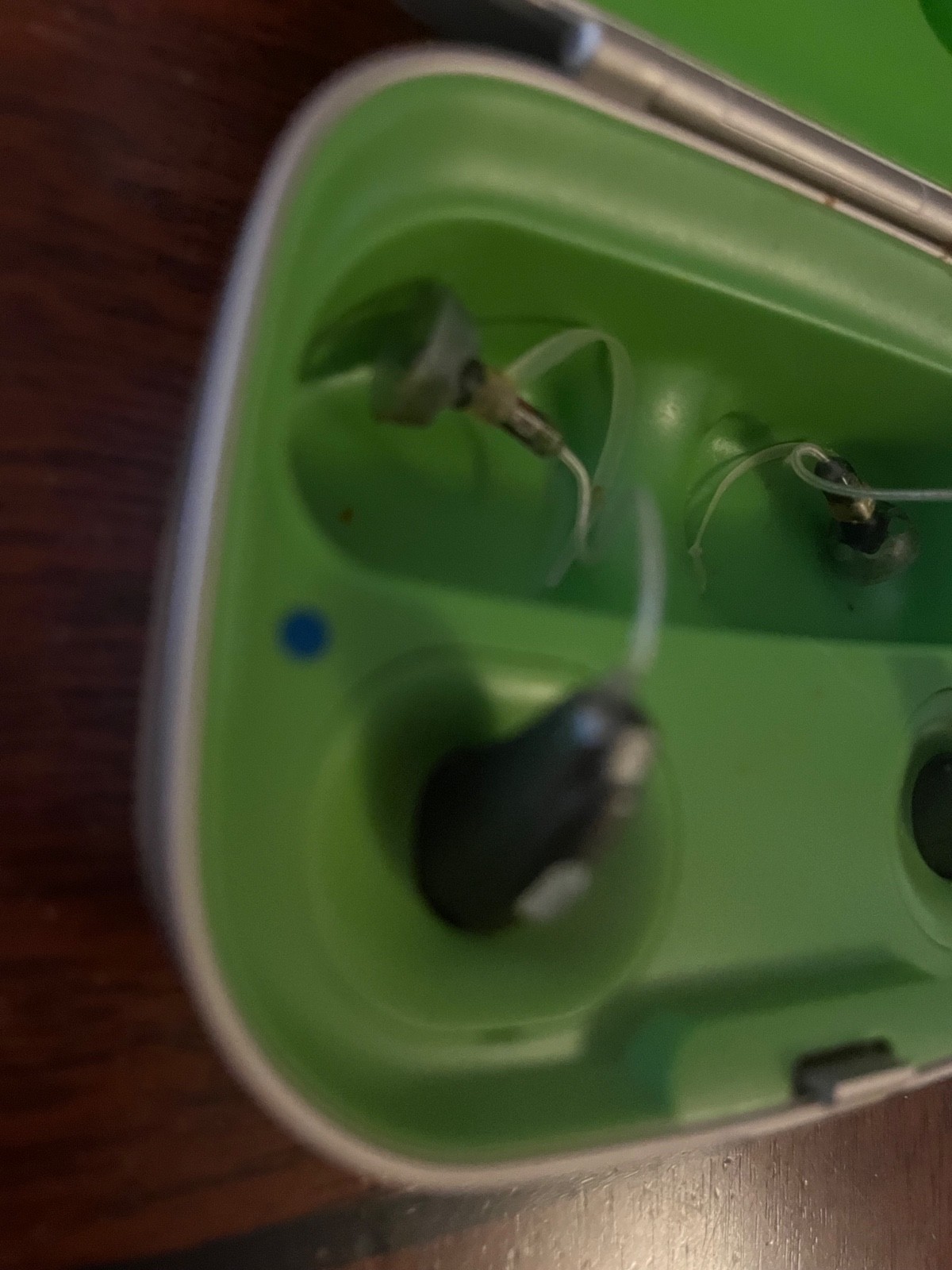 Phonak Audeo B90-R Hearing Aids Pair W/Charger UNTESTED LIGHTS UP