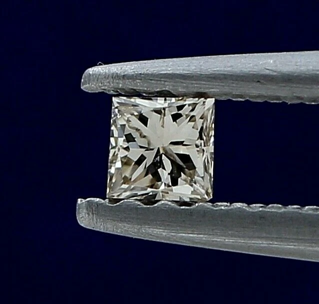 Tiny natural diamond 0.085ct intense yellow sparkling princess brilliant cut gif - Image 2 of 4