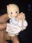 Precious Moments Figurine 2000 Winter Wishes Warm The Heart 184241 EUC — photo 1