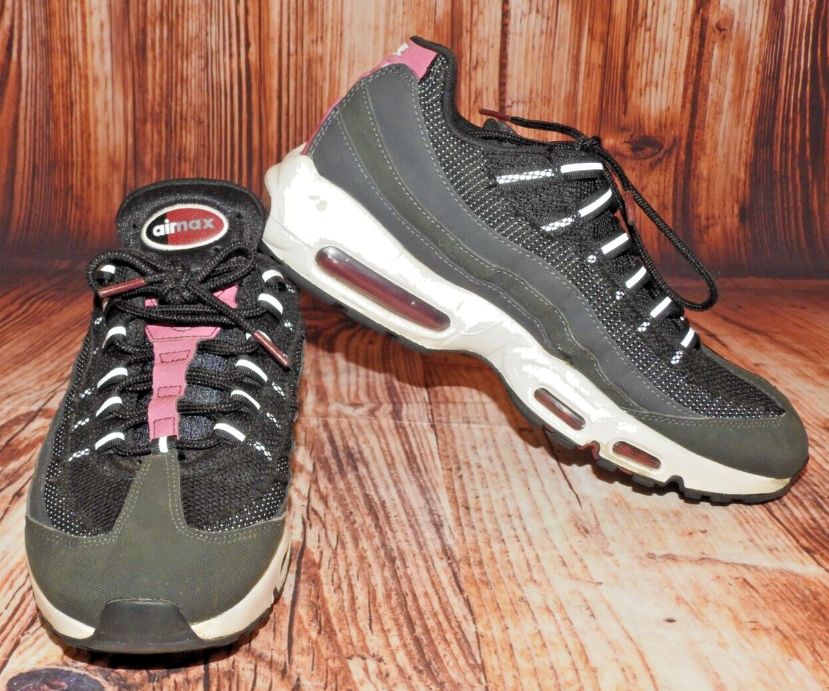 靴 NIKE AIR MAX 95 ESSENTIAL DQ3982-100 29 Nike Air Max 95 Essential Anthracite Black Team Red Maroon DQ3982