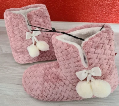 DEFACTO Hausschuhe Damen Rosa Homeboots Bommeln Hausstiefel Pantoffeln warm gefüttert