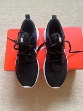 Nike roshe G jr golf shoes black / white size 7Y NWB