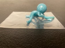 VINTAGE 80's KELLOGG's WACKY WALL WALKER 2" blue OCTOPUS CEREAL PREMIUM