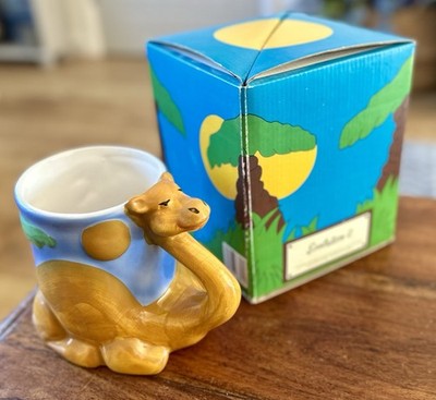 Vintage Camel Keramik Kaffeebecher mit Originalkarton, von 1990. Handbemalt