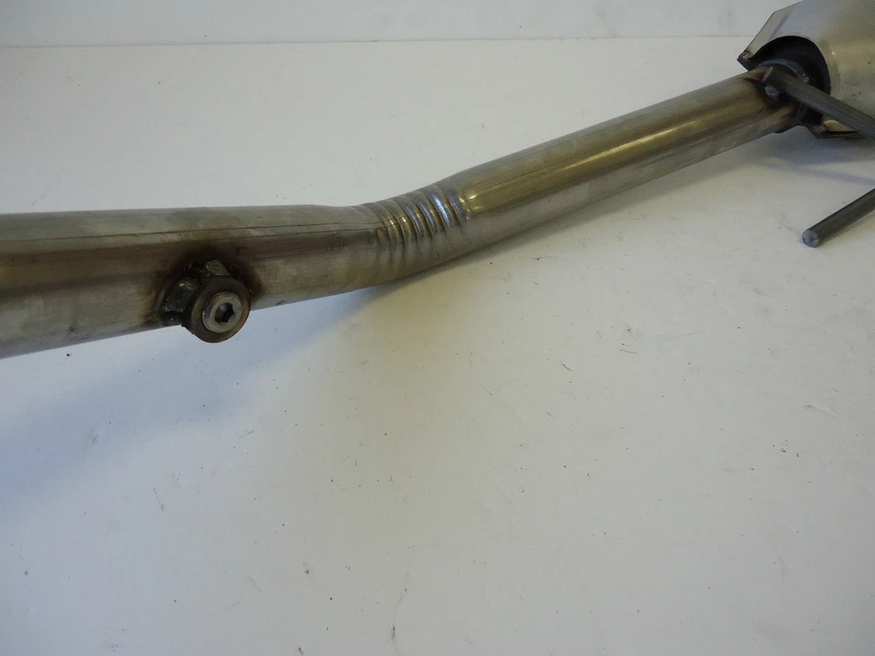 Convertidor catalítico Mazda B2300 1995 1996 1997 2,3 L L4 Foto 3 de 4