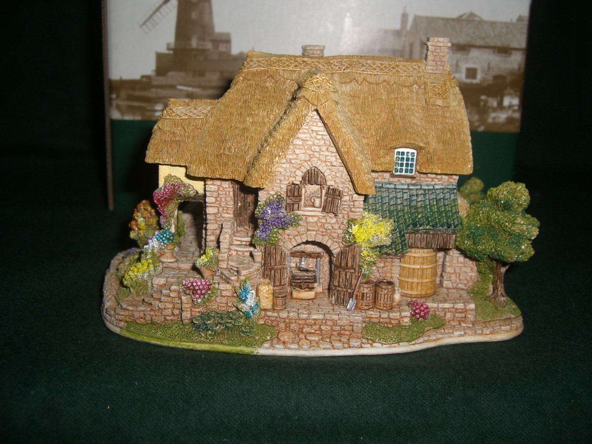 Lilliput Lane L2394 Old Scrumpy Farm 2001-2002 British w
