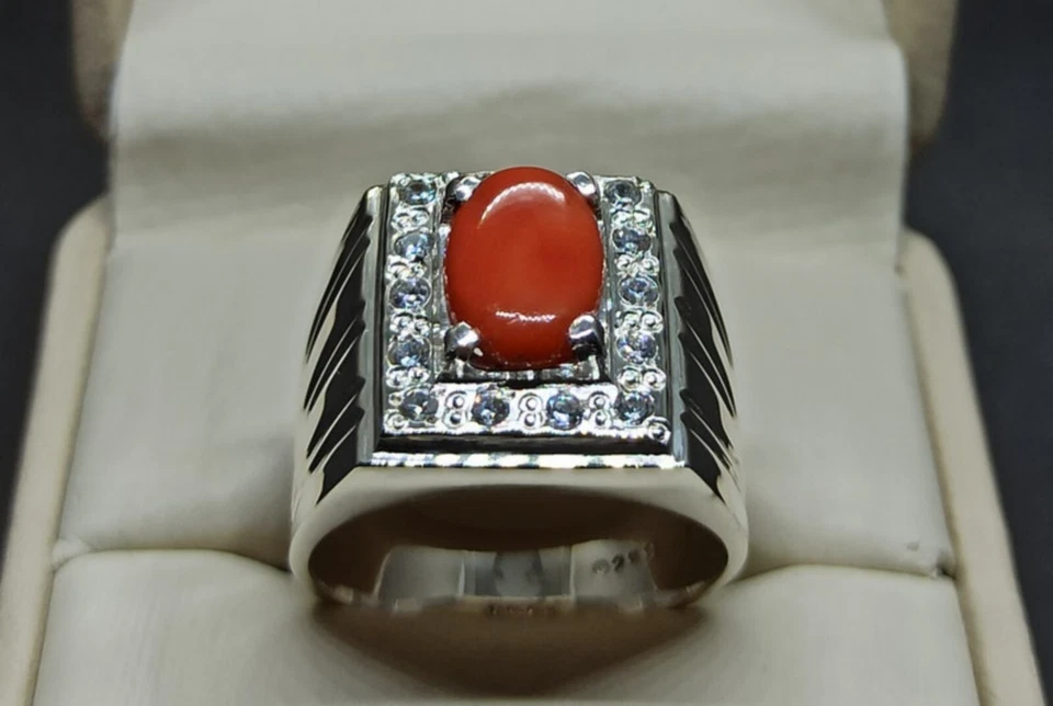 Anillo de sello de piedras preciosas rojas de 4 quilates de plata de ley 925 coral rojo profundo hecho a mano Foto 3 de 4