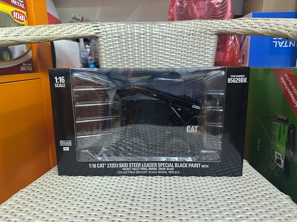 Cat 272D3 Skid Steer Loader Special Black Paint With Tools 1:16 Diecast 85629BK - Image 2 of 4
