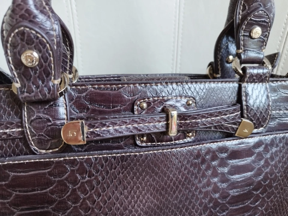 LIZ CLAIBORNE designer dark purple croc. pattern Polyvinyl women's handbag/shoul - Image 3 of 4