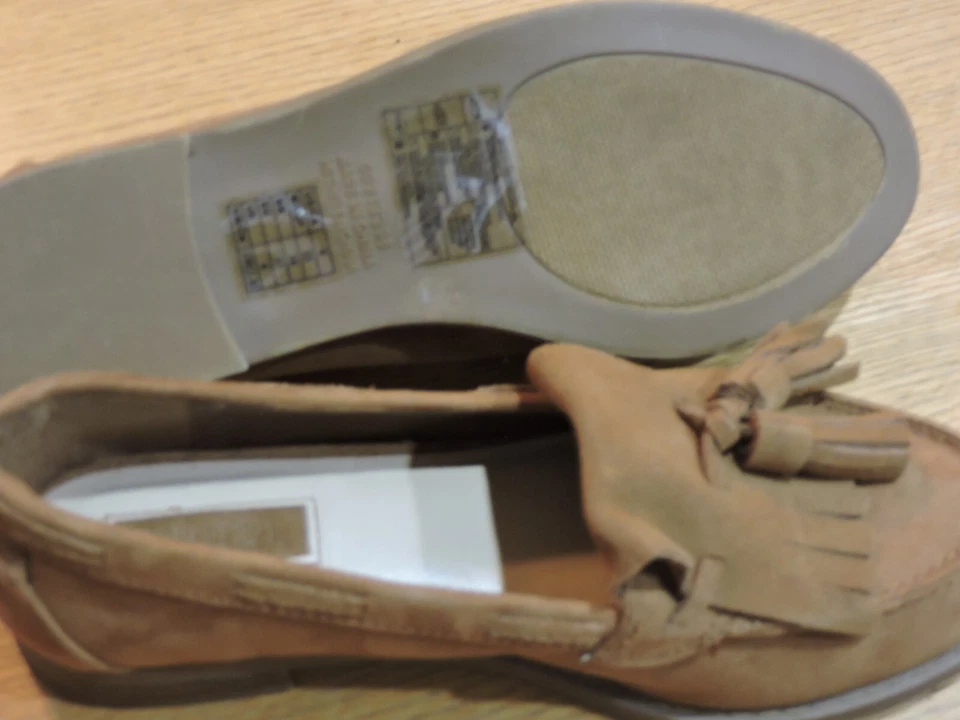 Mocasines con borla de cuero gamuza marrón marca Forever 21 talla 6M nuevos sin caja Foto 4 de 4