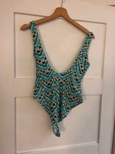 Image of Women's Boohoo Swimsuit Deep Plunge Tropical Print Halter Swimsuit Green