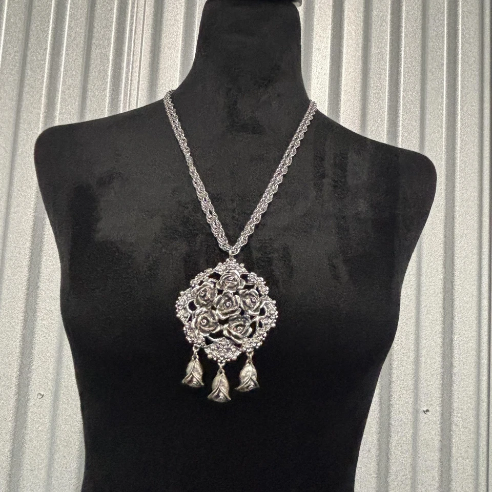 Collar Vintage Rosas Tortolani Tono Plata Colgante Colgante Floral Declaración Foto 4 de 4