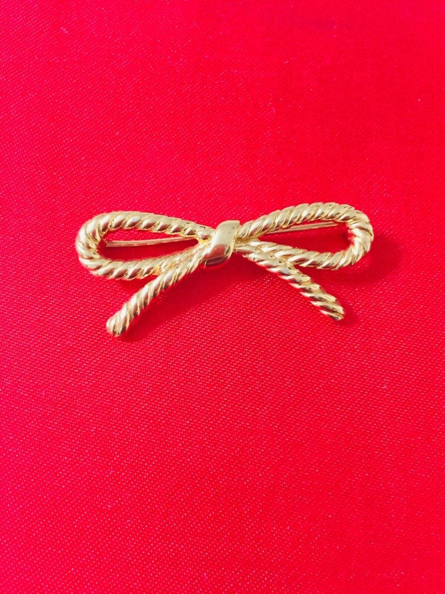 Vintage Trifari Textured Gold Tone Brooch/Pin Minimalist Design Vintage Crown Trifari Goldtone Heart Scroll Brooch  main image 2