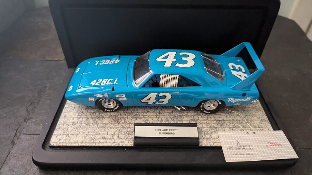 Plymouth Superbird Franklin Mint #43 Richard Petty Diecast Metal Collectable