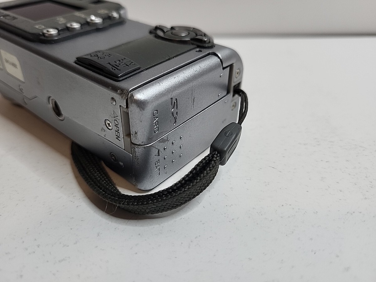 Minolta DiMage F300 5.0 Mega Pixels Area-AF Japan Made Minolta DiMage F300 5.0 Mega Pixels Area-AF Japan Made