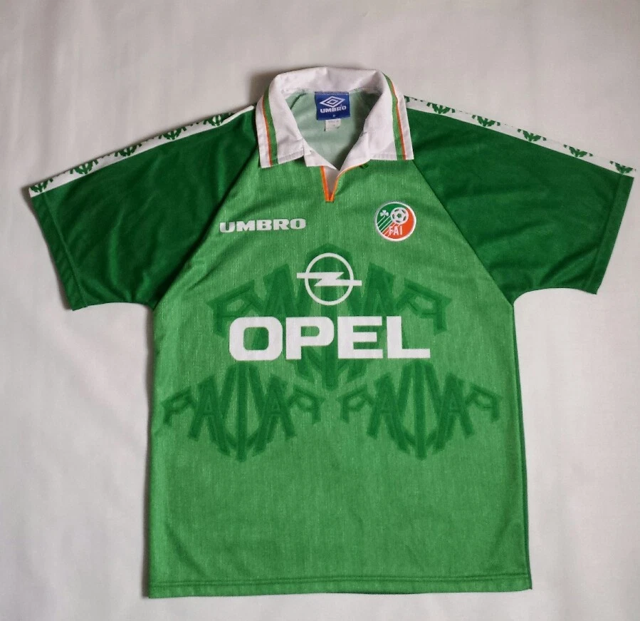 Vintage Republic Of Ireland FAI Soccer Jersey By Umbro Size M