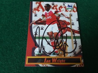 ARSENAL IAN WRIGHT Hand Signed Merlin 1993 / 94 Football Trading Card