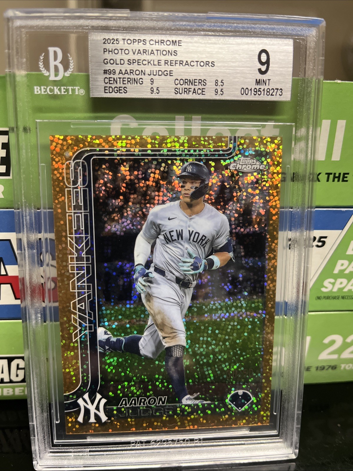 2025 Topps Chrome - Image Variation Aaron Judge #99 Gold Speckle Refractor /50
