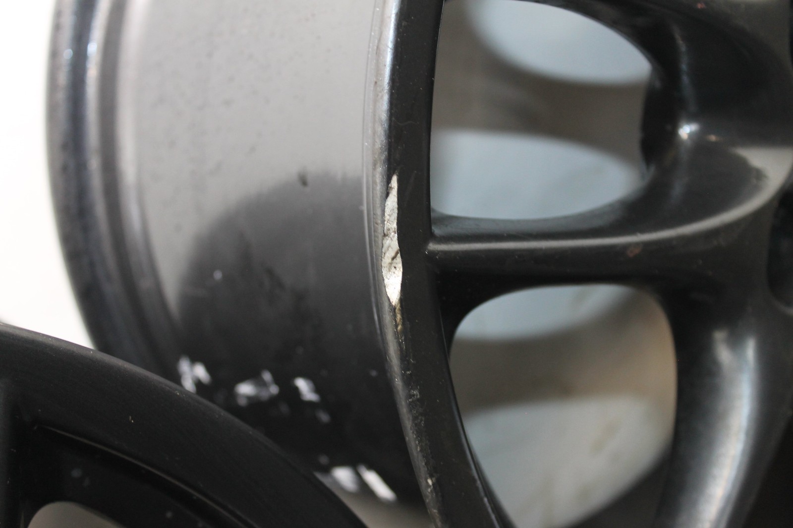 PORSCHE BOXSTER 986 Alloy Wheel Set 17inch 98636212607 2.7 Petrol 168kw 2004 - Image 4