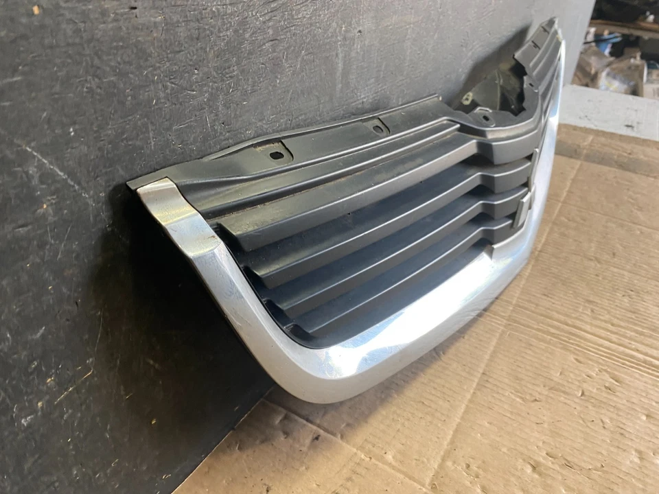 Parrilla superior delantera Mitsubishi Galant 2007 2008 OEM Q0645 DG Foto 3 de 4