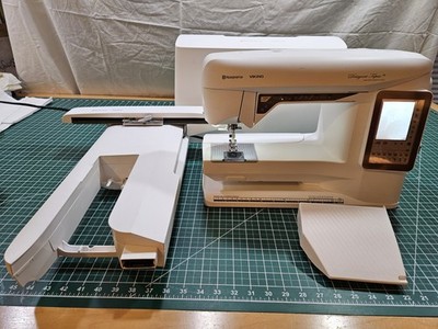 Husqvarna Viking Designer Topaz 40, with Embroidery Unit