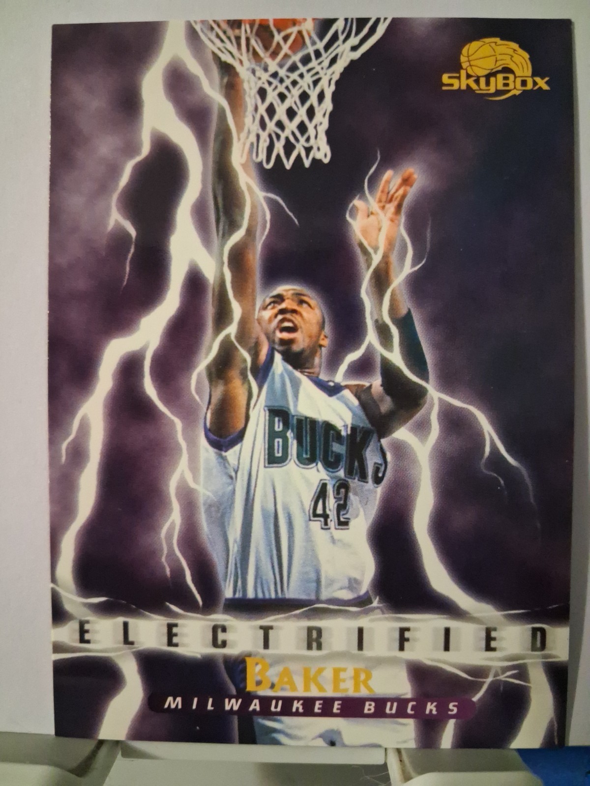 1995-96 Skybox Premium Electrified Vin Baker #289