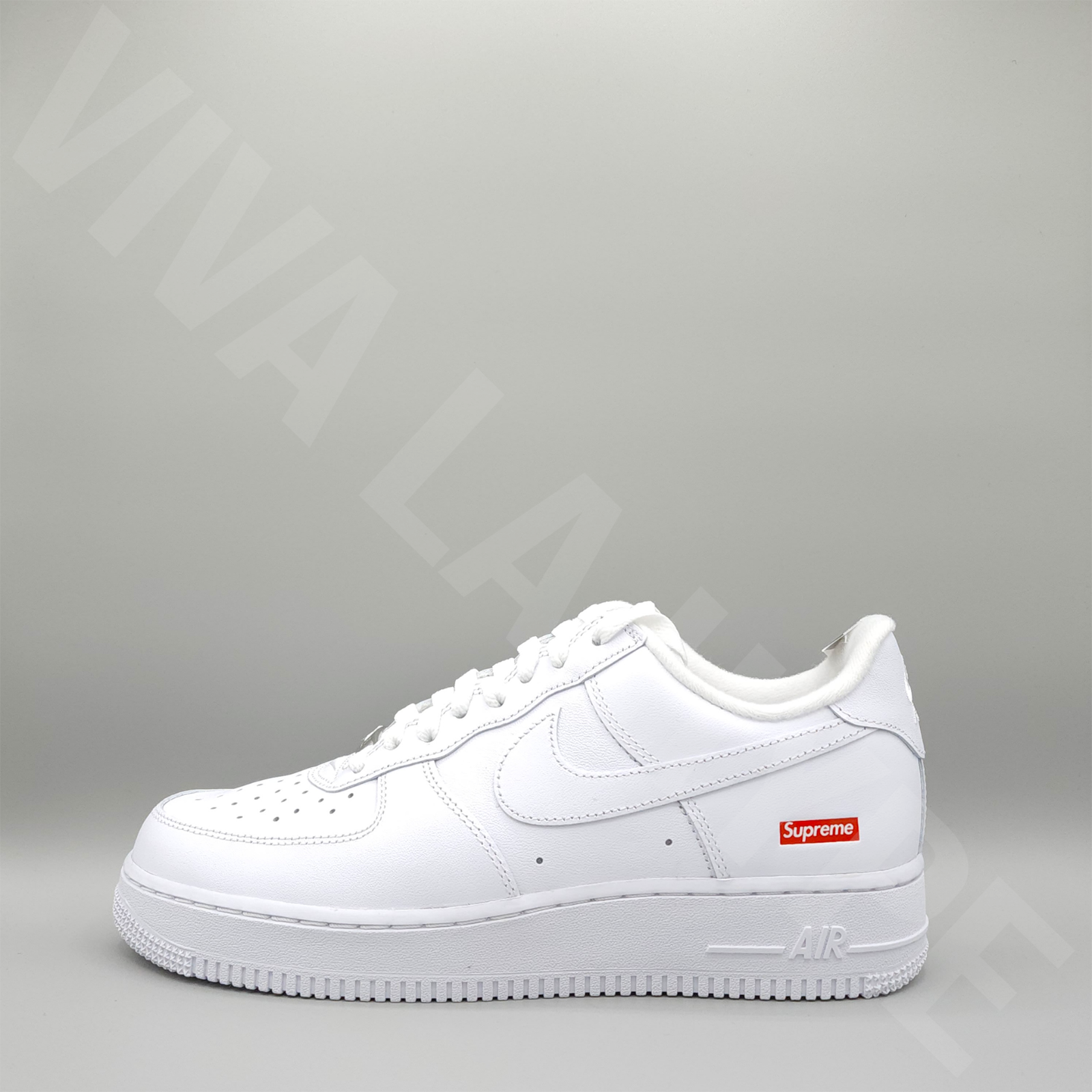 Size 7.5 - Nike Air Force 1 x Supreme Low Box Logo - White for sale 