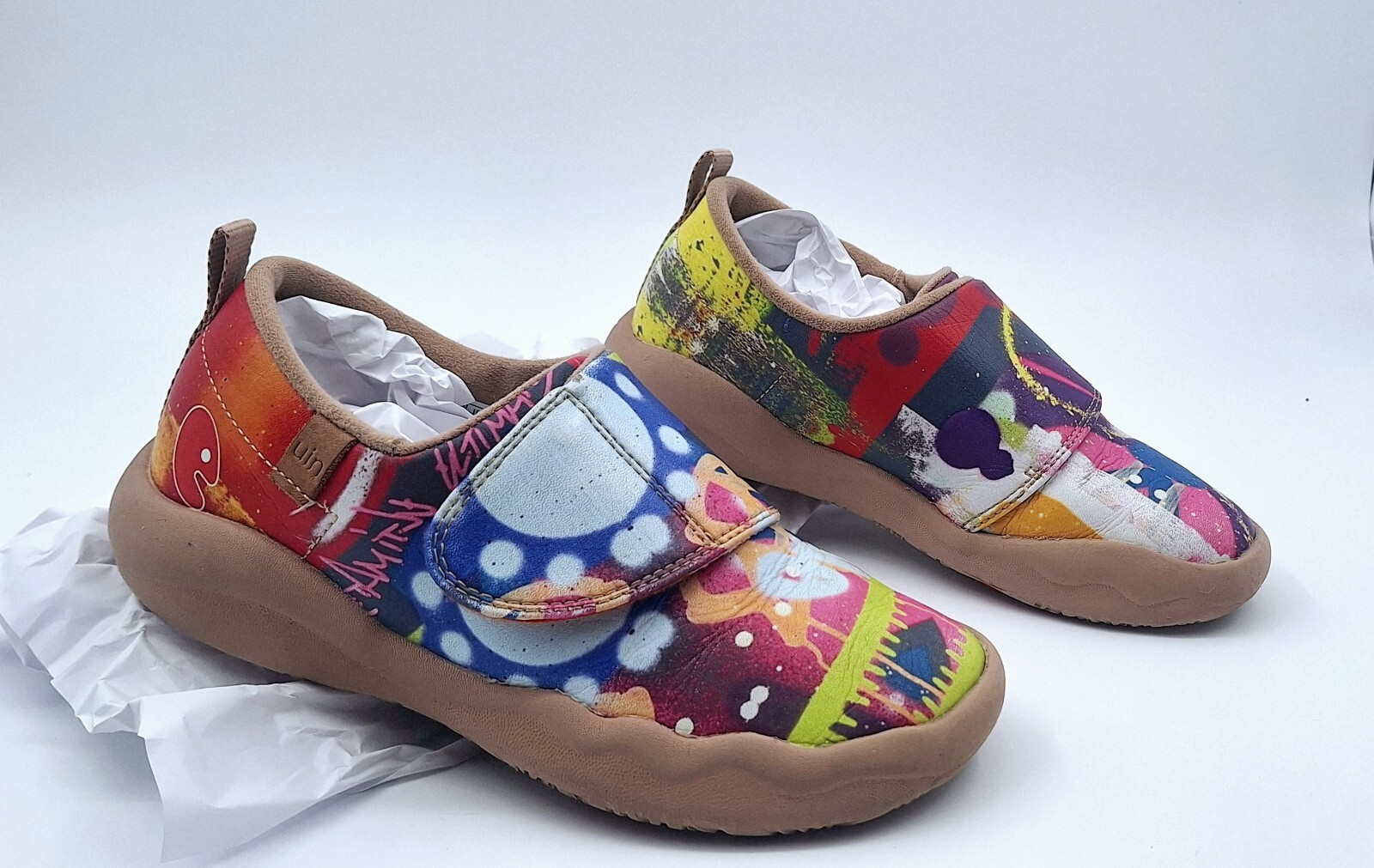 Uni Footwear 2Y Unisex Watercolor Kingdom Bright Graffiti Pattern Hook & Loop