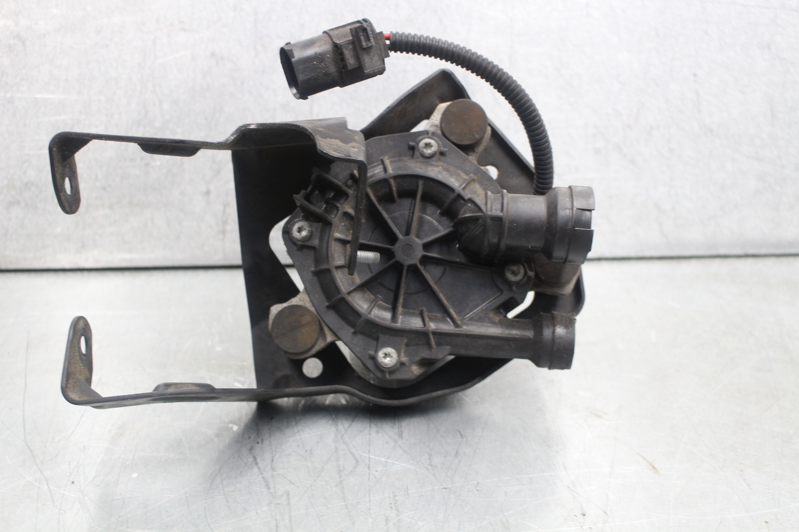 0713 128i 328i (E87 E90) 3.0L N51 SECONDARY AIR INJECTION SMOG