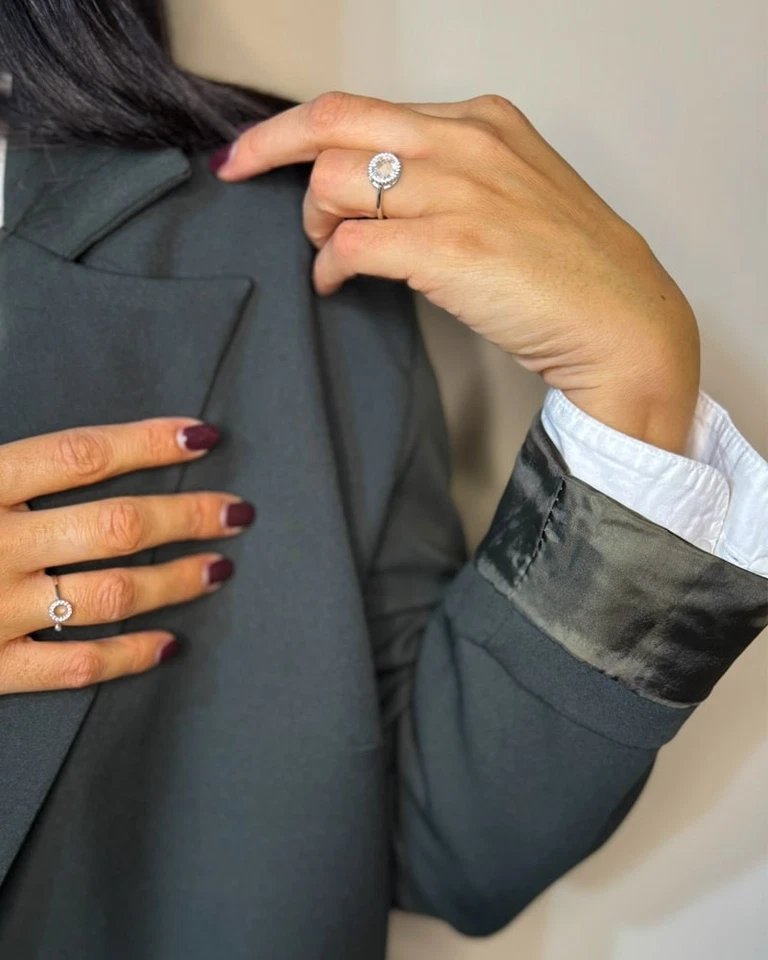 Anello in Argento Sterling 925 con Pietra Rotonda Scintillante - Immagine 3 di 4