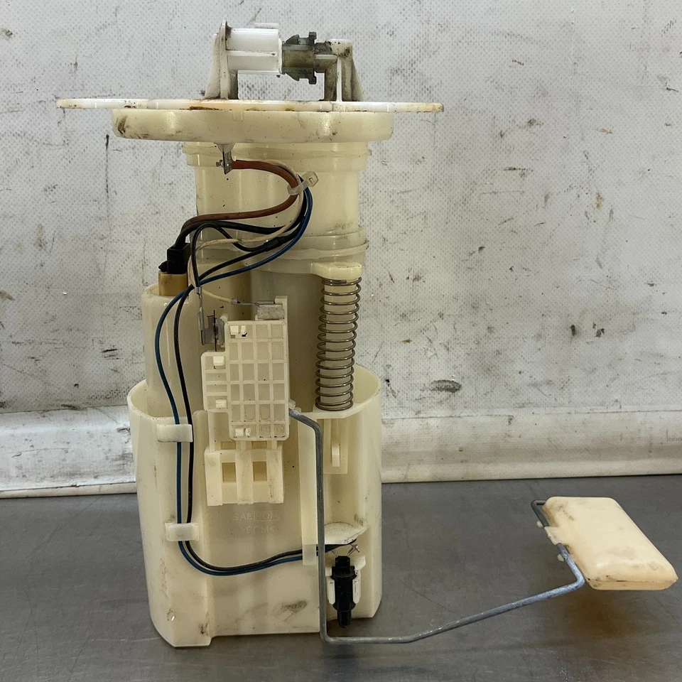 03-05 Nissan 350Z VQ35DE 3.5L V6 Fuel Pump Assembly 17040CD000 OEM 13BHDDI - Image 2 of 4