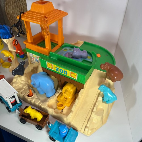 Vintage 1984 Fisher Price Little People Zoo #916 In Original Box Not-Complete - Picture 11 of 24