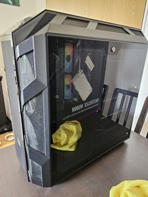 Cooler Master MasterCase H500M Mid Tower PC Gehäuse leicht modifiziert