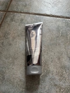 (95 63)€/l ELIZABETH GRANT Caviar Cellular Recharge Diamond Bodycream 240ml