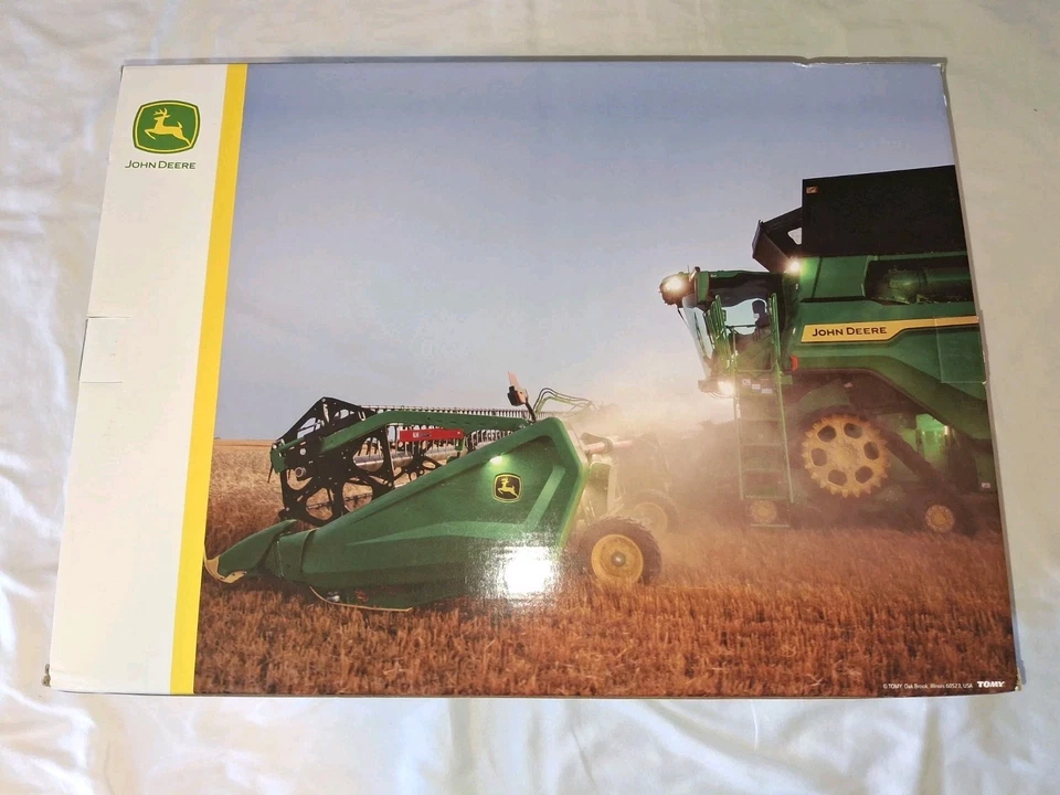 2023 NIB John Deere ERTL 1/32 X9 1000 Tracked Prestige Collection Combine - Image 3 of 4