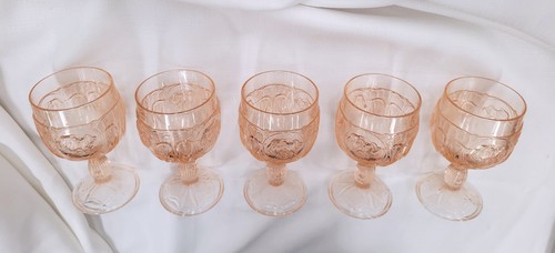 VINTAGE SET OF 5 PINK GLASS ROSE EMBOSSED PATTERN WINE GLASSES GOBLETS - Picture 3 of 7