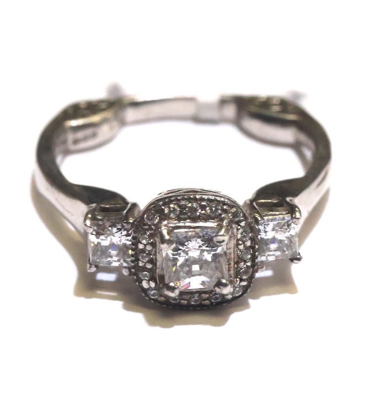 925 sterling silver  CZ cubic zirconia cushion cut halo engagement fashion ring