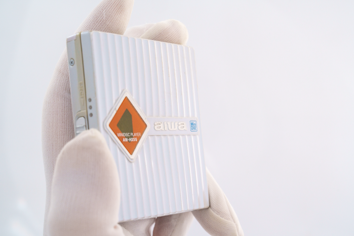 White Aiwa AM-HX55 MiniDisc Player [For Parts/Repair – No Power