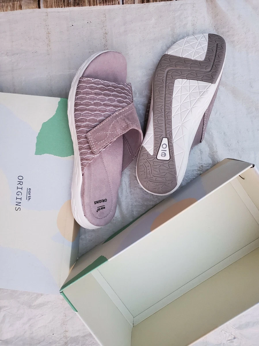 New Earth Origins Westfield Westely New Khaki color Sz 11. Slip on and Very
