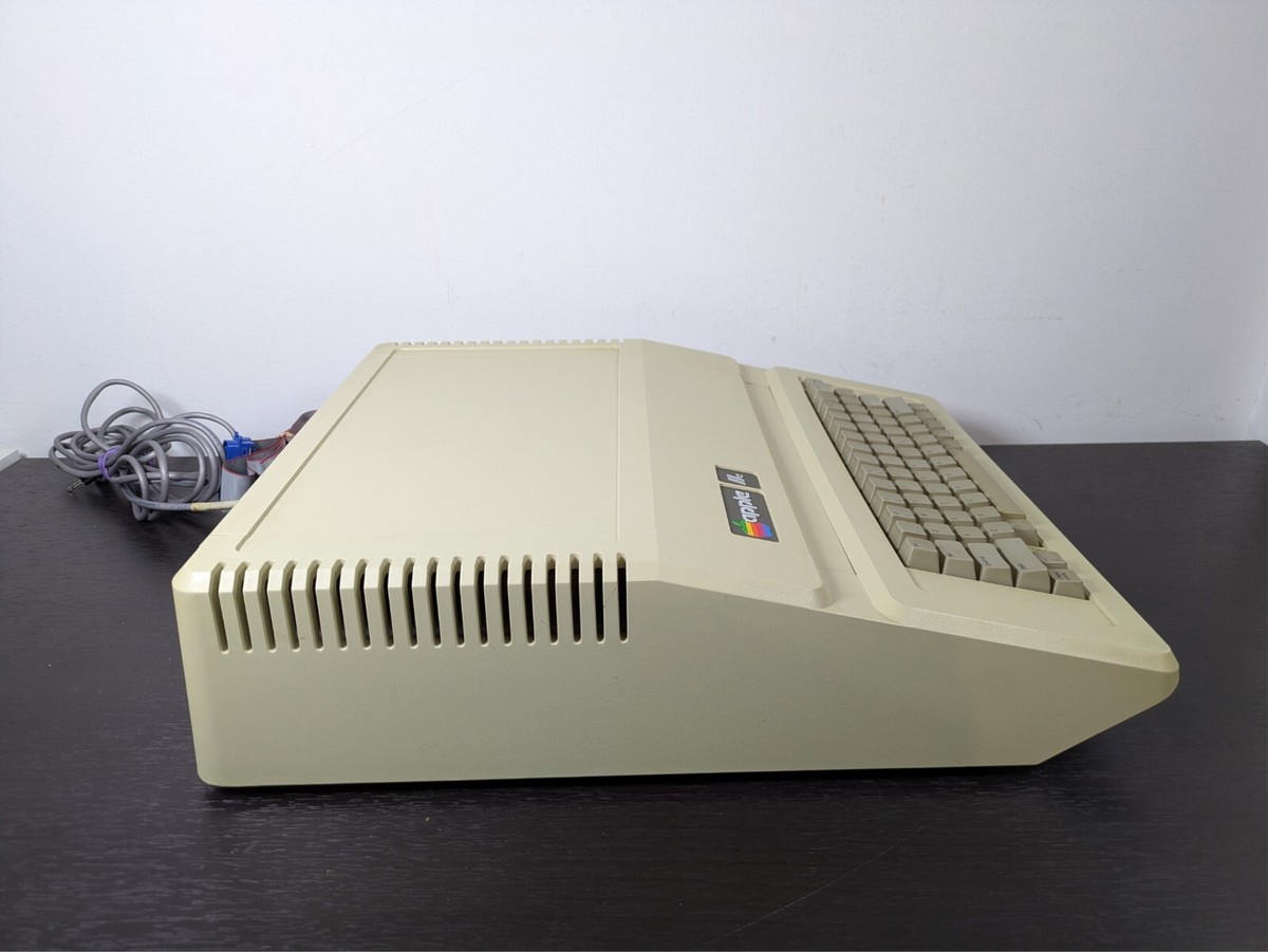 Vintage Apple lle Computer w/ Grappler+ Orange Micro 10982 A2S2064