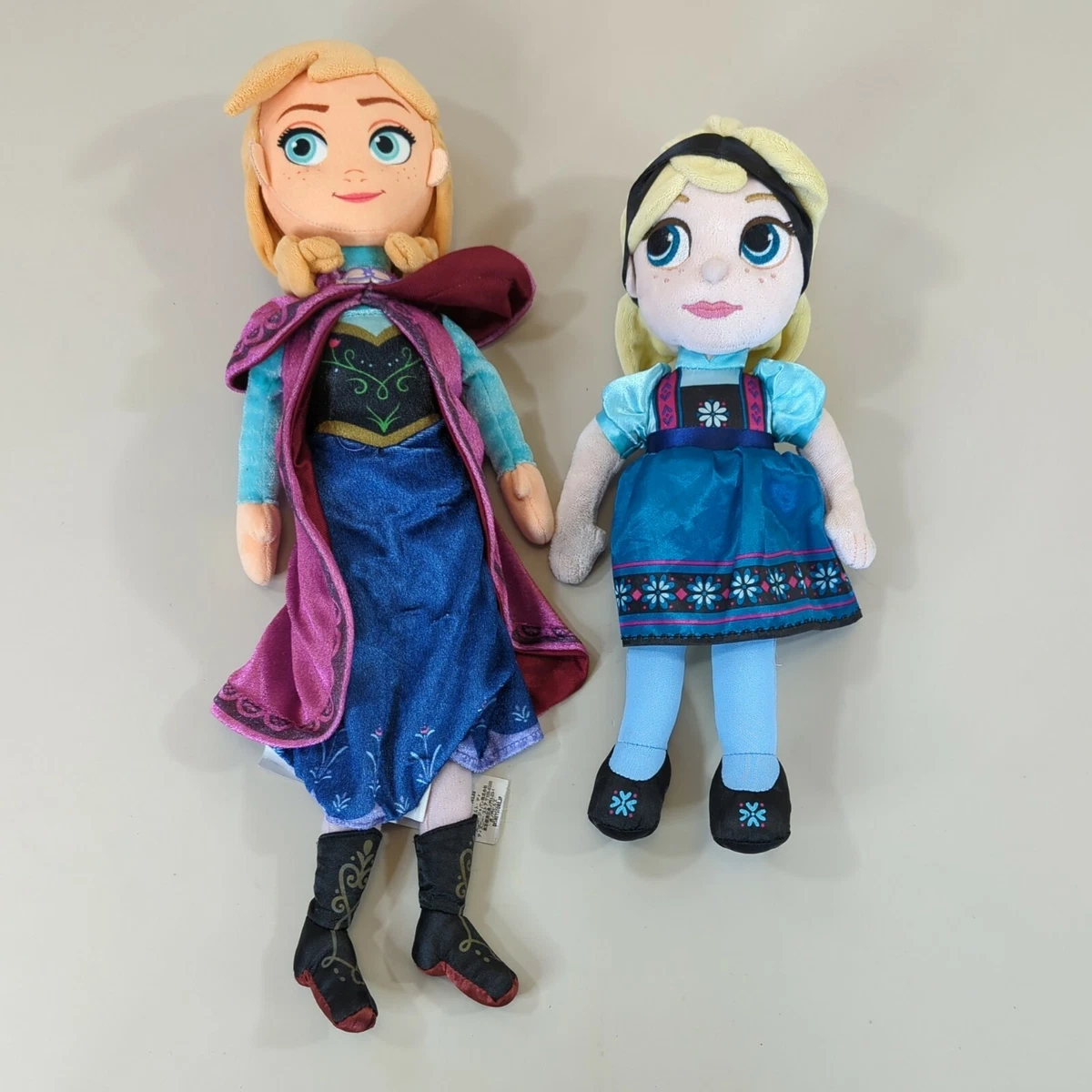 Boneca Frozen Princesa Ana e Elsa 28 cm Musical em Promoção na