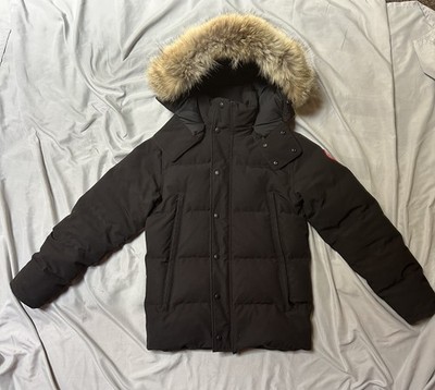 Canada Goose Wyndham Parka Black Full Zip Size Small with Fur