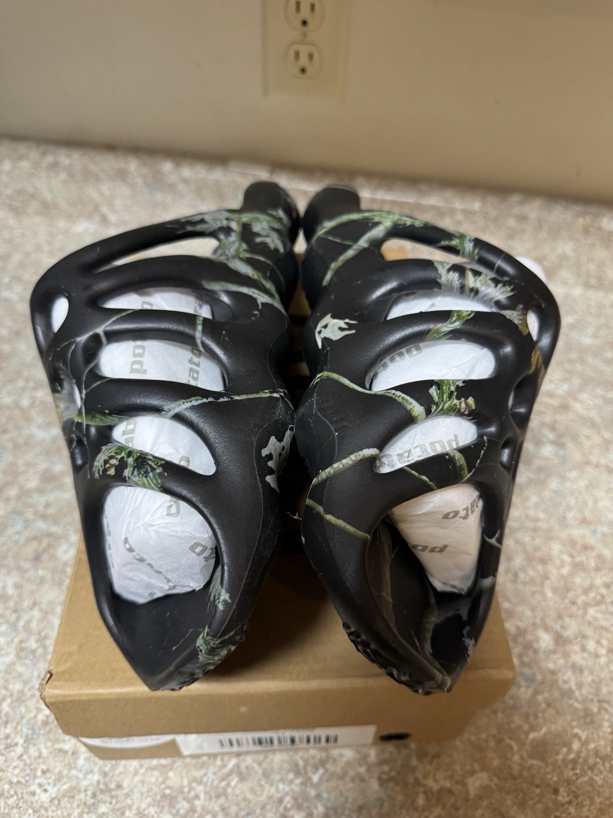 YEEZY 450 SLIDE IMRAN POTATO CRAB SLIPPER BLACK CAMO SIZE US MENS 13 NEW W BOX thumbnail 4