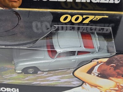CORGI JAMES BOND COLLECTION 007 GOLDFINGER 04305 ASTON MARTIN DB5