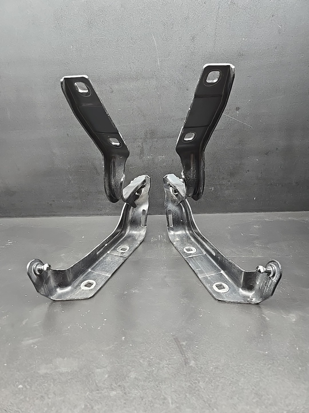Maserati Ghibli 2014-2019 RIGHT Hood hinge