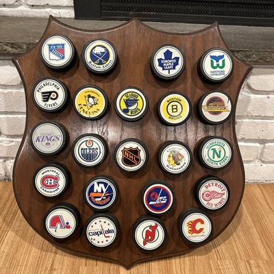 NHL 21 Team Puck Wood Plaque Vintage 1980 s