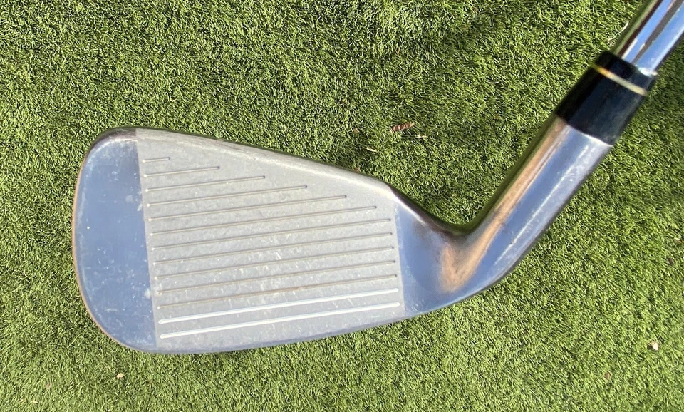 Titleist DCI 822-OS 6 Ferro Demonstração Triângulo Dourado Masculino Aço Regular Flex Usado - Imagem 3 de 4