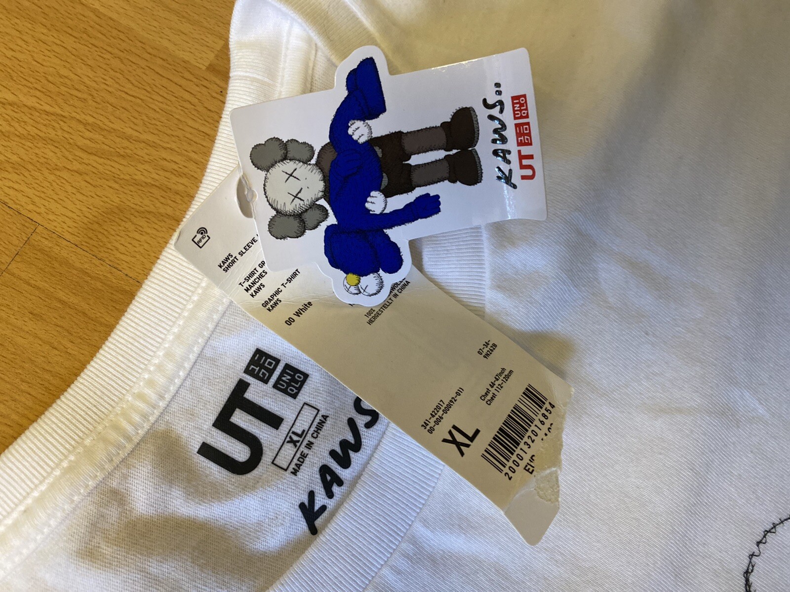 New KAWS x UNIQLO PINK BFF T SHIRT XL ORIGINAL DEADSTOCK RARE SOLD OUT Crew Neck image 7